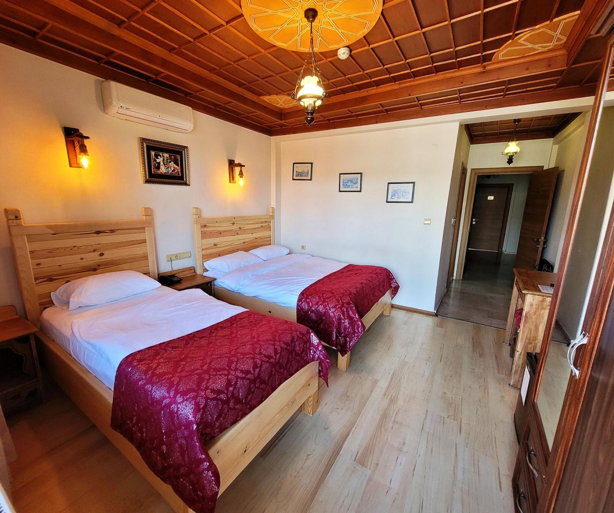 Saruhan Hotel Istanbul Exterior photo